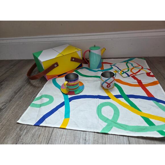 Lovevery Pinkies Up Picnic Set Tea Set - Picture 1 of 6